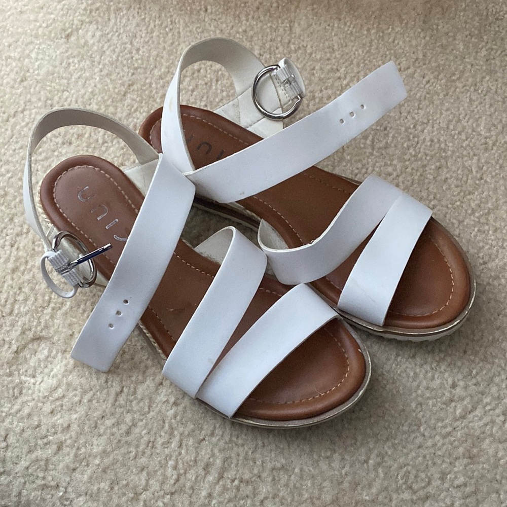 Sandles